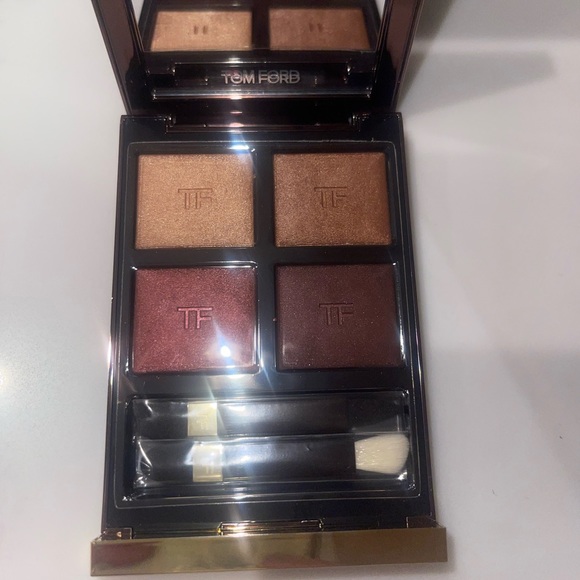 Tom Ford eye color quad in 04 Honeymoon - Picture 7 of 10